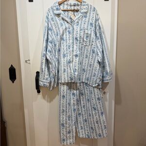 Floral Striped Women's Pajama Set